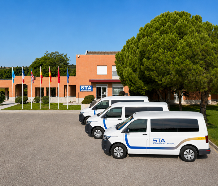Imagen autocares del colegio